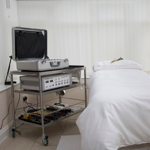 Treatment-Bed-Square Acuscope and Myopulse Treatment